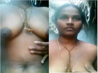Exclusive- Horny Desi Village Girl Strip Her Cloths and Showing Her Boobs and Wet Pussy