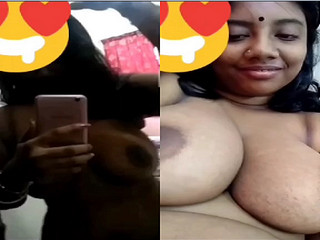 Cute Mallu Girl Shows Big Boobs