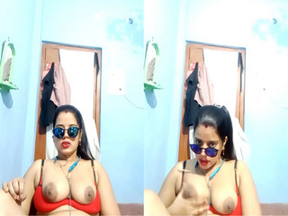 Pooja Bhabhi Shows Boobs